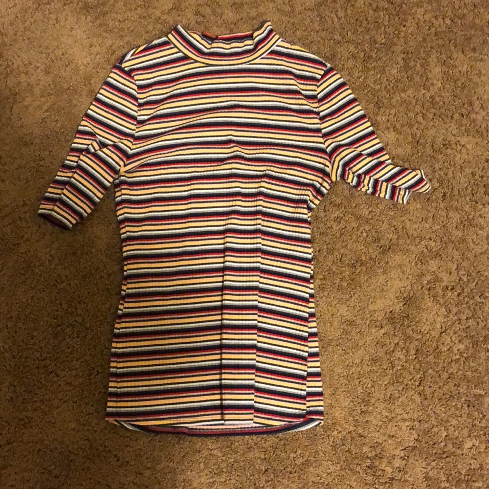 1/2 length sleeve striped top w high neck